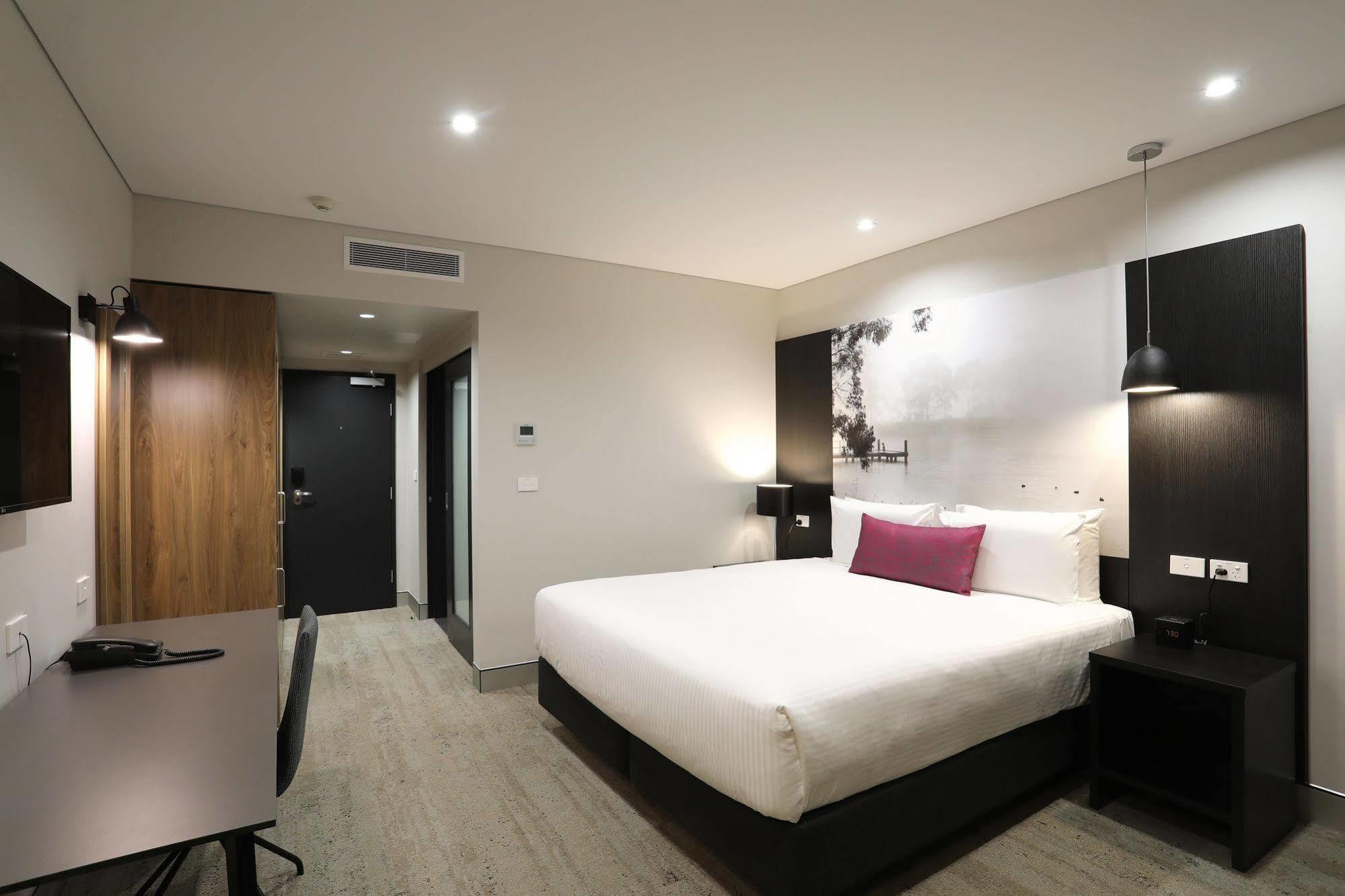 Mercure Тамуорт Экстерьер фото